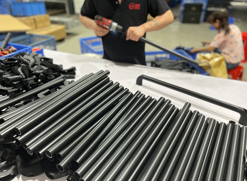 歐拓機(jī)械拉手廠家定制廚具拉手